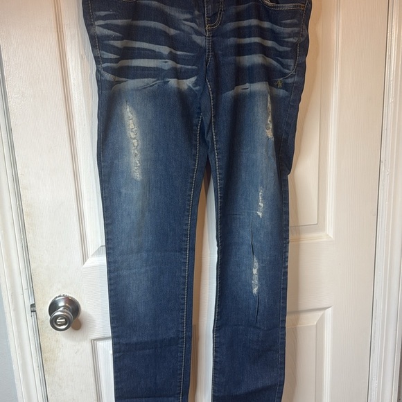 Apple Bottoms Blue Ankle Cropped Jeans with Distressed Details - Picture 3 of 10